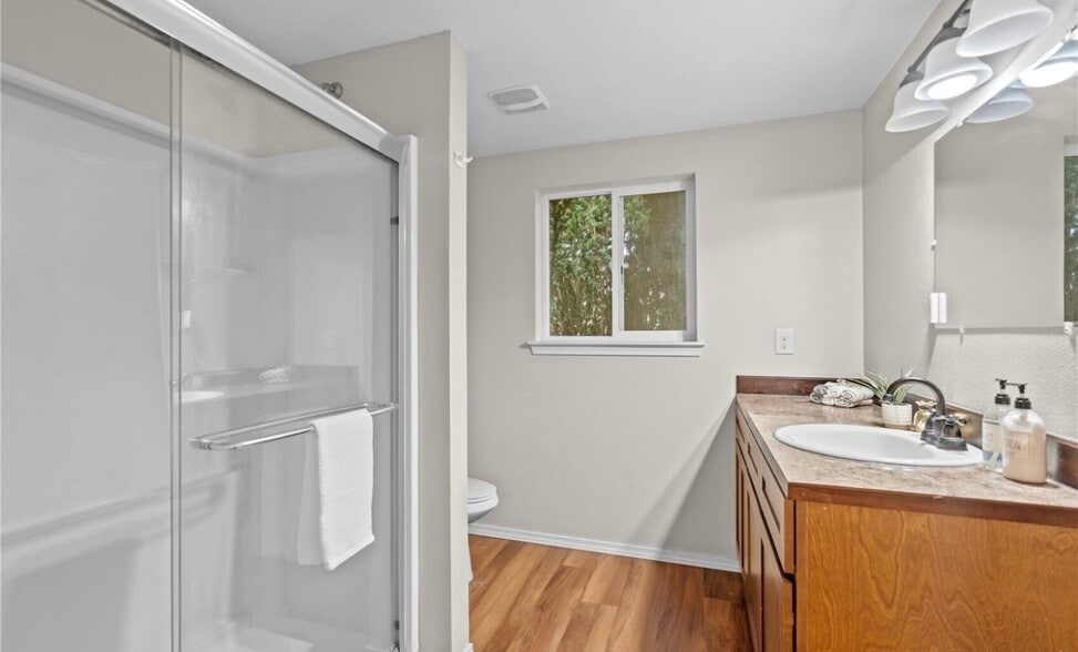 Building Photo - 616 117th St S