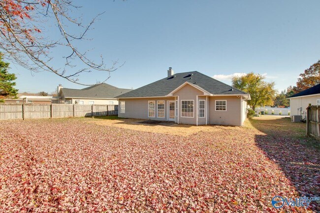 Building Photo - 530 Wade Rd