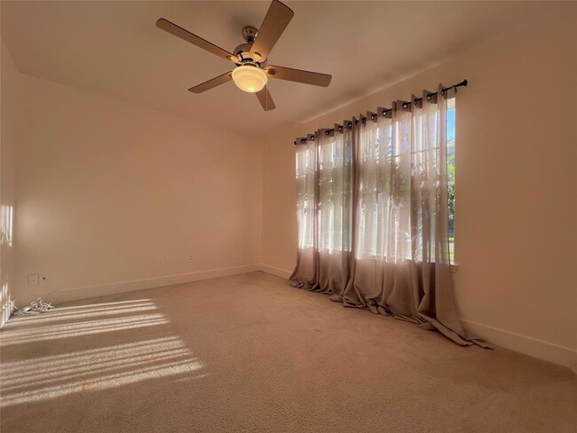 Building Photo - 5015 Summit Lodge Dr