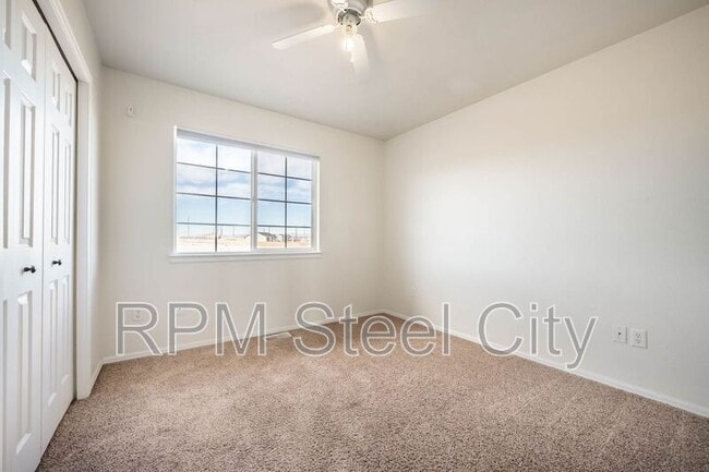 Building Photo - 265 N Paramount Ln