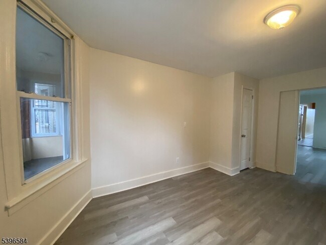 Building Photo - 130 Milford Ave