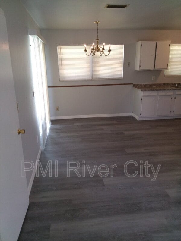 Building Photo - 8147 Bazaine Dr