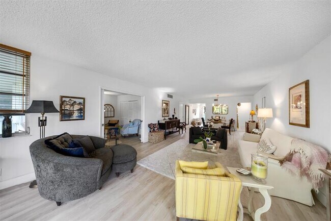 Building Photo - 901 Cypress Grove Dr