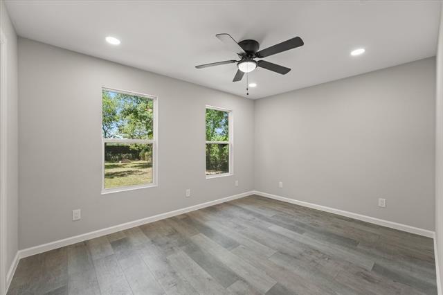 Building Photo - 917 N Wood St