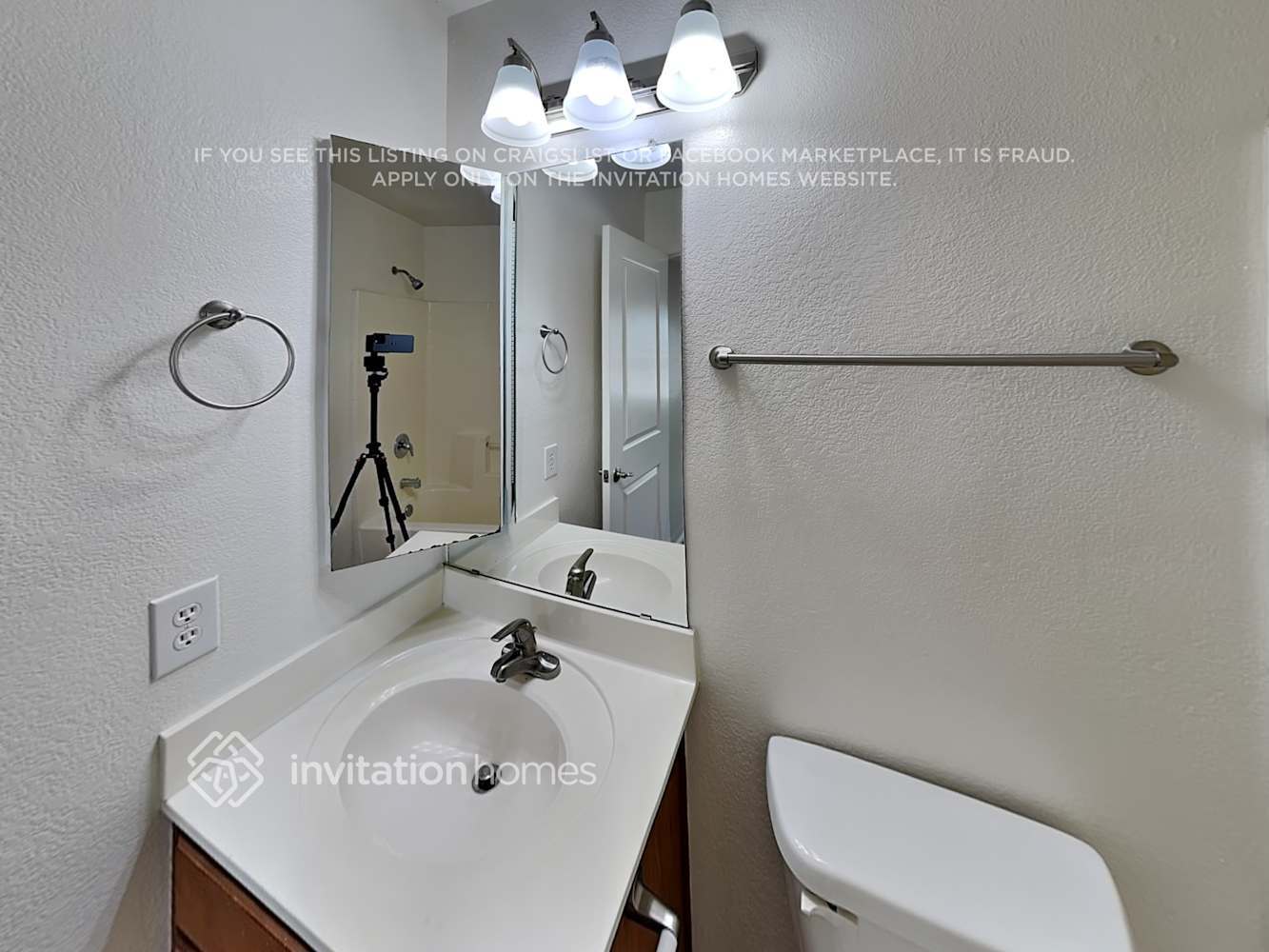 Building Photo - 7801 N 44th Dr