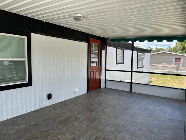 Building Photo - 3061 Crystal Hills Dr