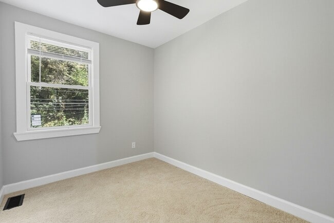 Building Photo - 2445 Harriet Ave