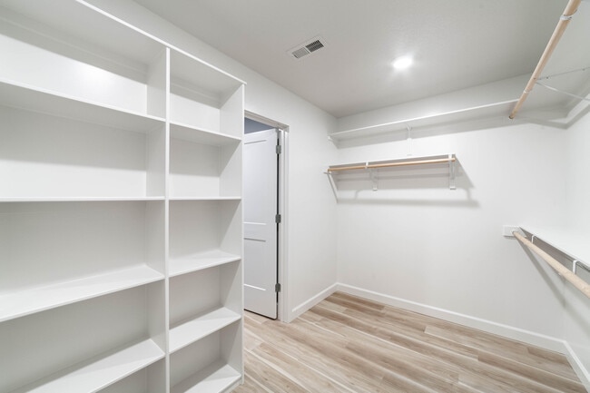 Building Photo - 4604 Estacada Dr