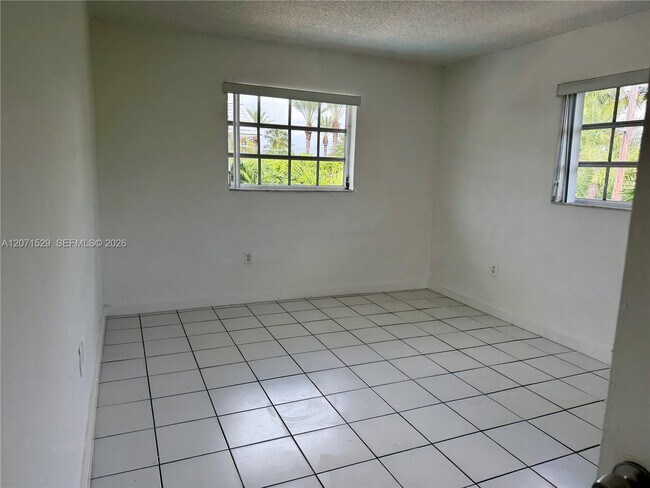 Building Photo - 251 Galen Dr