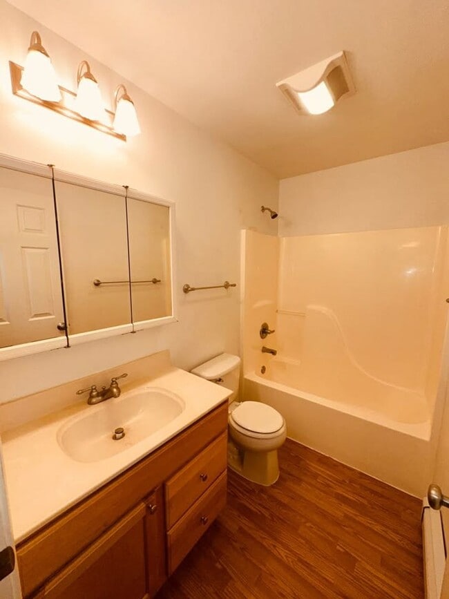 Building Photo - 2751 S Donovan Dr