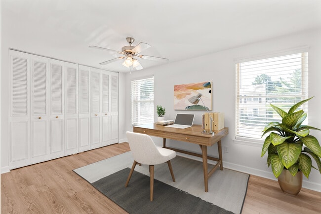 Building Photo - 9726 Old Gate Dr