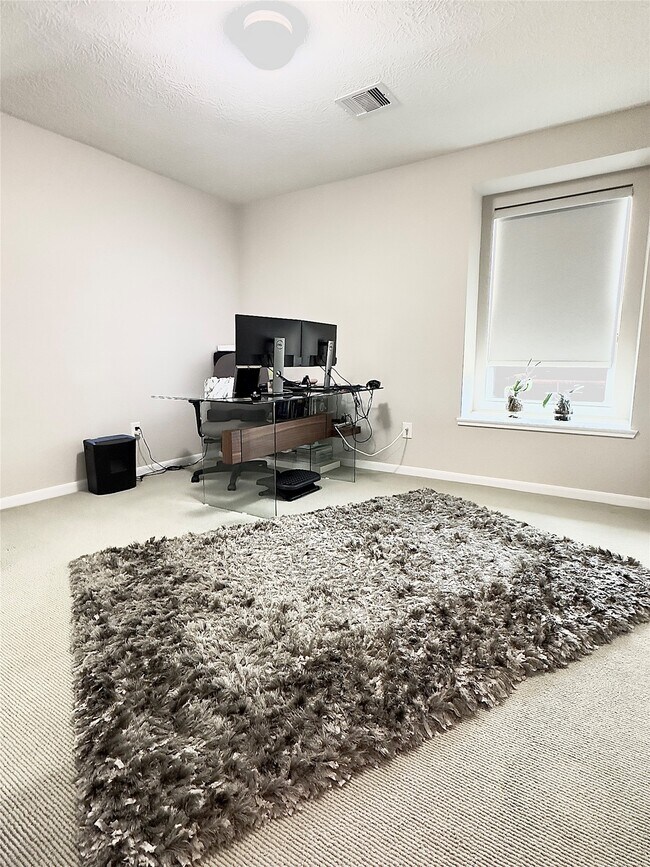 Building Photo - 15811 Copper Oak Ln