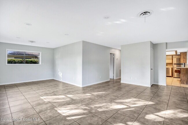 Building Photo - 2416 Lee Ave