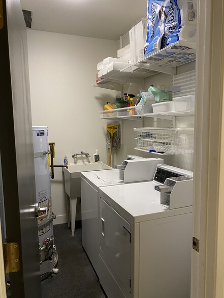 Laundry room - 2522 Taraval St