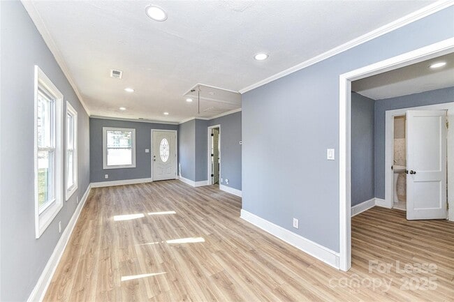 Building Photo - 4924 Jane Ave