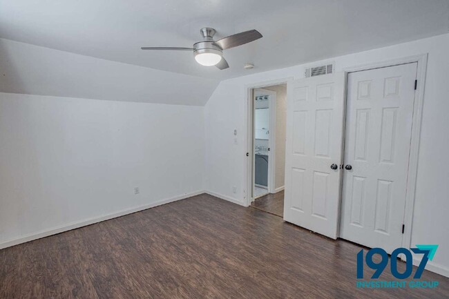 Building Photo - 616 Redstone Ave