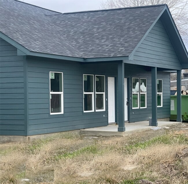 Primary Photo - 1318 Stowell