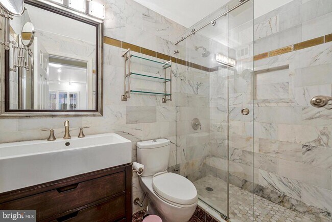 Building Photo - 2237 Lovedale Ln