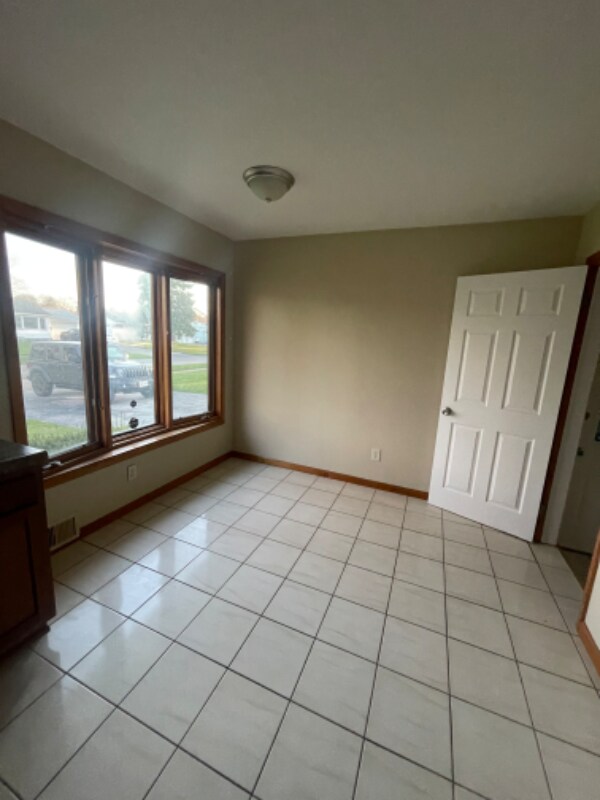 Building Photo - 44 Brookdale Park