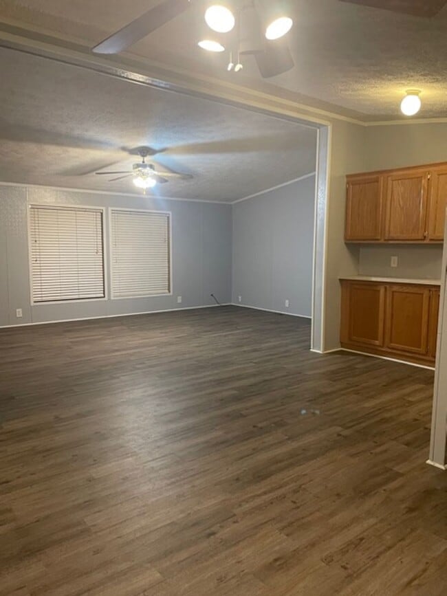 Building Photo - 1298 Crume Rd