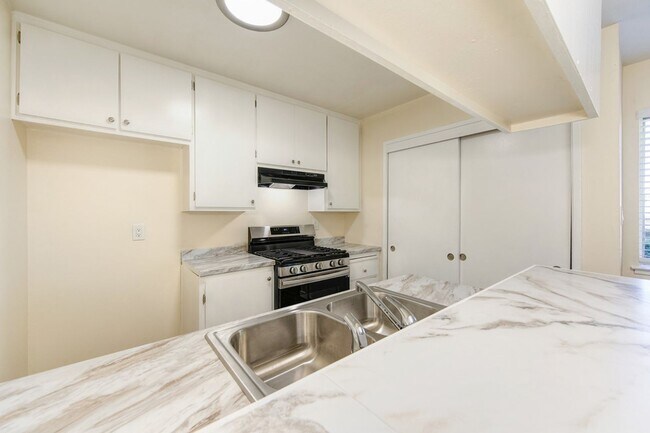 Building Photo - 11650 Garnet Way