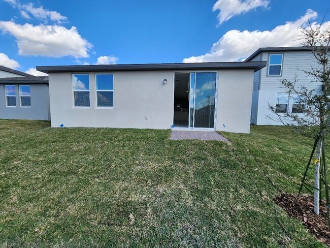 Building Photo - 4-Bedroom, 2-Bathroom in Villamar/Winter Haven ***MOVE-IN SPECIAL/50% OFF 2ND MONTH***