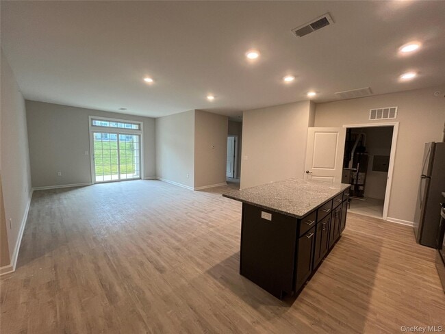 Building Photo - 414 Tower Ridge Cir