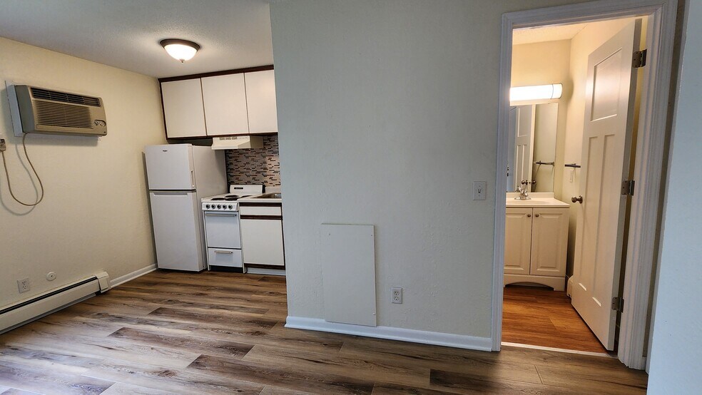 Building Photo - 2190 Robbins St