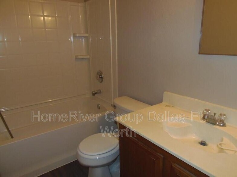 Building Photo - 709 Hanceville Way