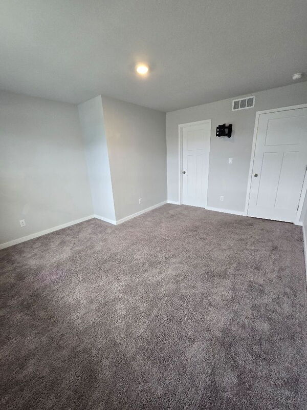 Building Photo - 5653 Brookview Ave