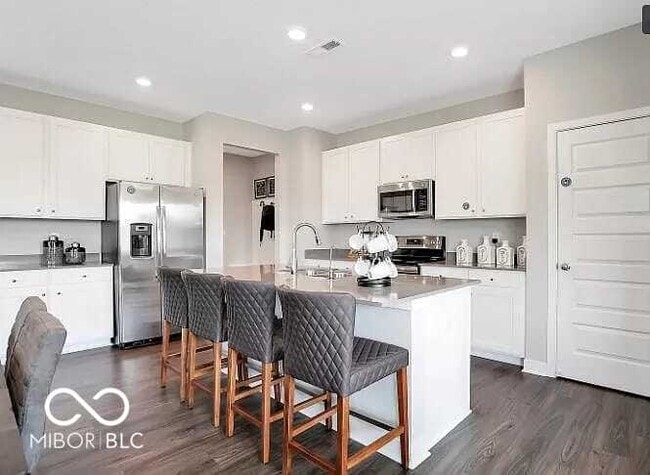 Building Photo - 11387 Plough St