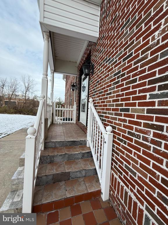 Building Photo - 3003 Preston Ave