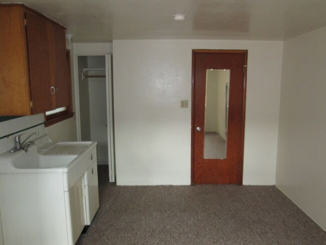 Building Photo - 1844 McCollum St