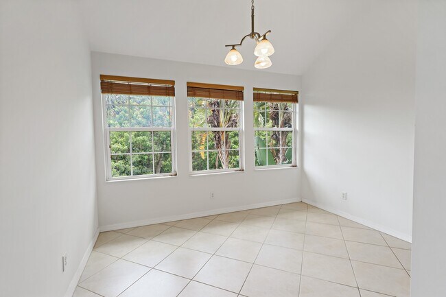 Building Photo - 1915 Westminster Cir