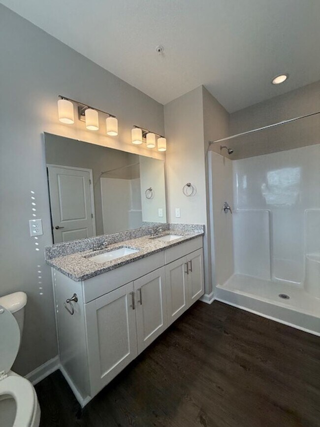 Building Photo - Discover Exceptional Apartment Living