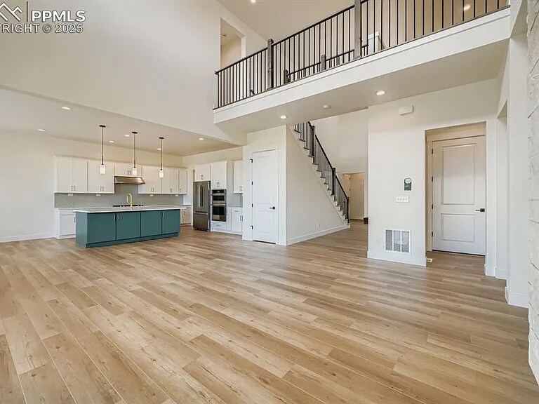 Building Photo - 3425 Crst Holw Vw