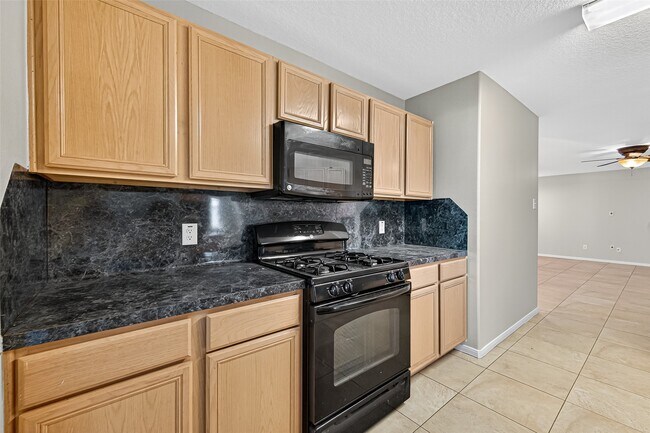 Building Photo - 3343 Apple Dale Dr