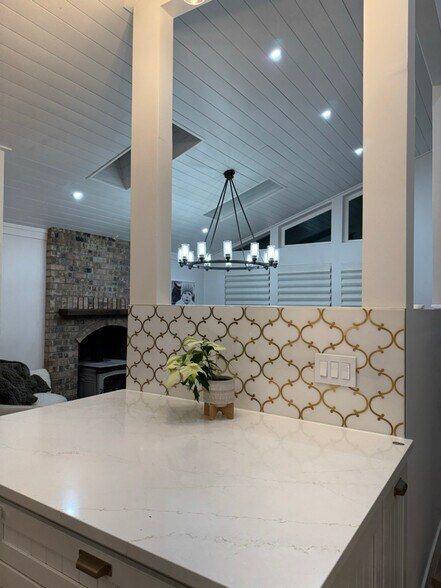 Building Photo - 5610 41st Ave E