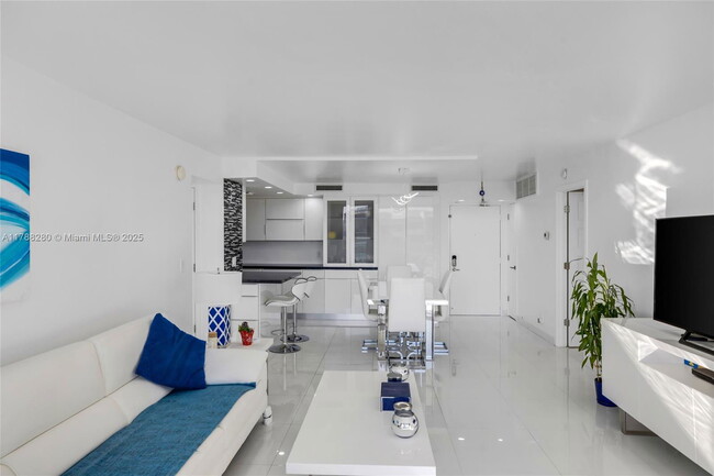 Building Photo - 3031 N Ocean Blvd