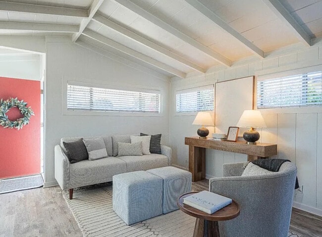 Building Photo - Ready now