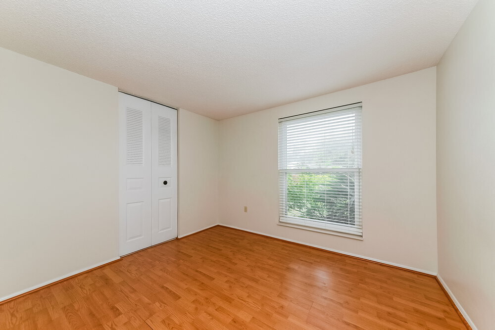 Building Photo - 6205 37th Ave W