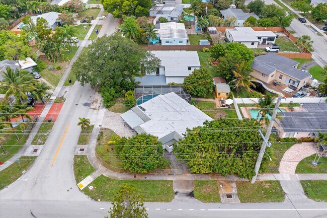 Building Photo - 3101 SW 16th St