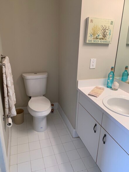 Building Photo - 223 SW 120th Ave