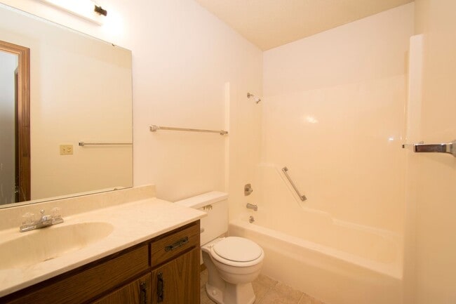 Building Photo - 2510MY