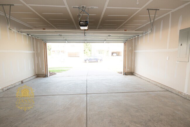 Building Photo - 1361 Secrest Cmns Dr