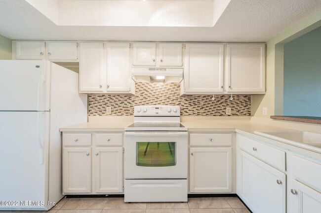 Building Photo - 111 Cranes Lake Dr