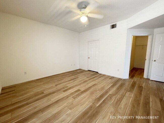 Building Photo - 6160 Rumrill St