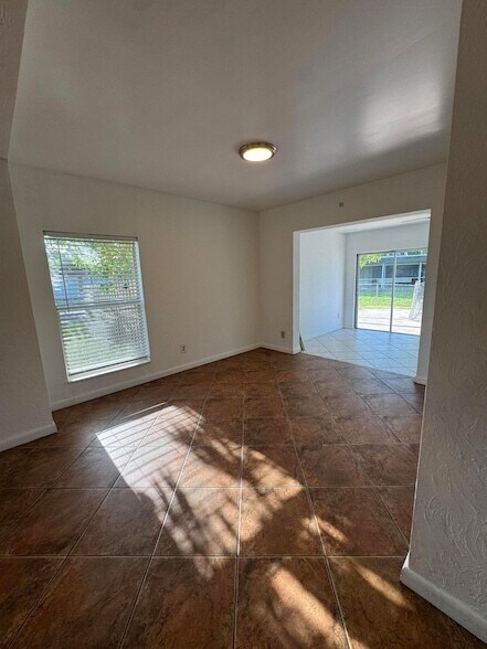 Building Photo - 7816 NW 70th Terrace