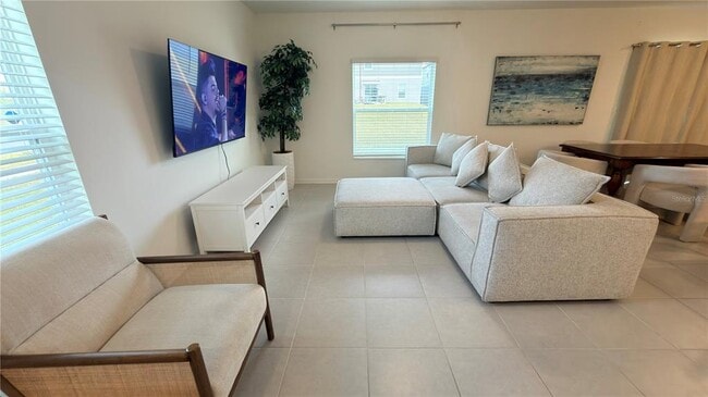 Building Photo - 2731 Armstrong Ave