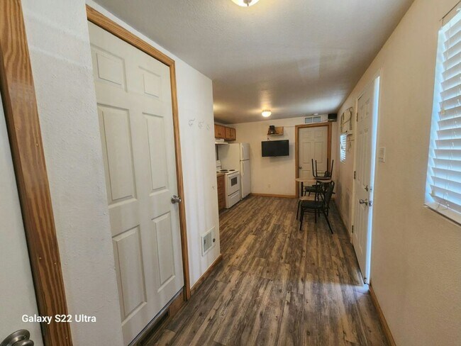 Building Photo - 1122 Gary Terrace